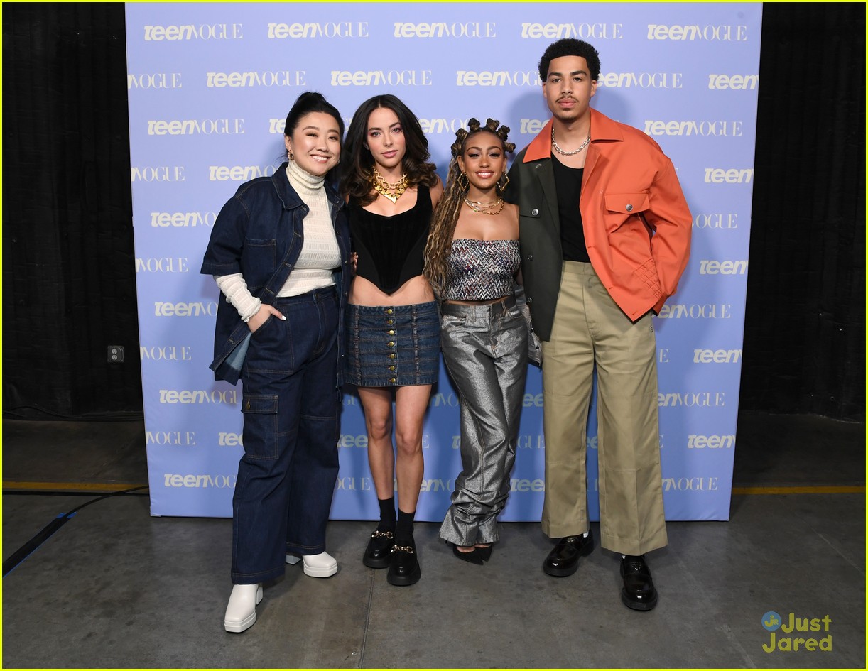 Sabrina Carpenter, Xochitl Gomez, Lexi Underwood & More Attend Teen Vogue Summit