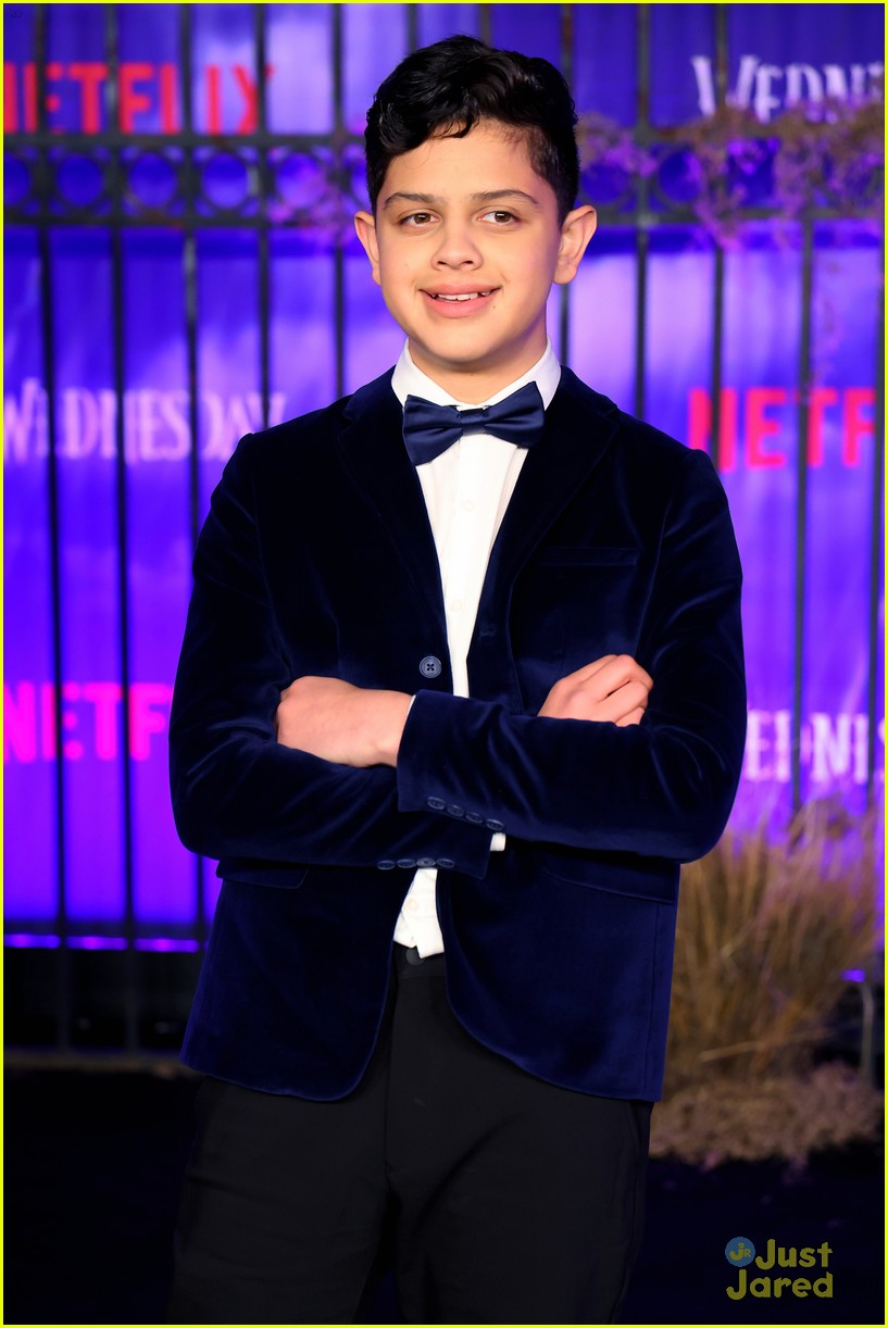 Jenna Ortega & Her Addams Family Reunite at 'Wednesday' Premiere (Photos)