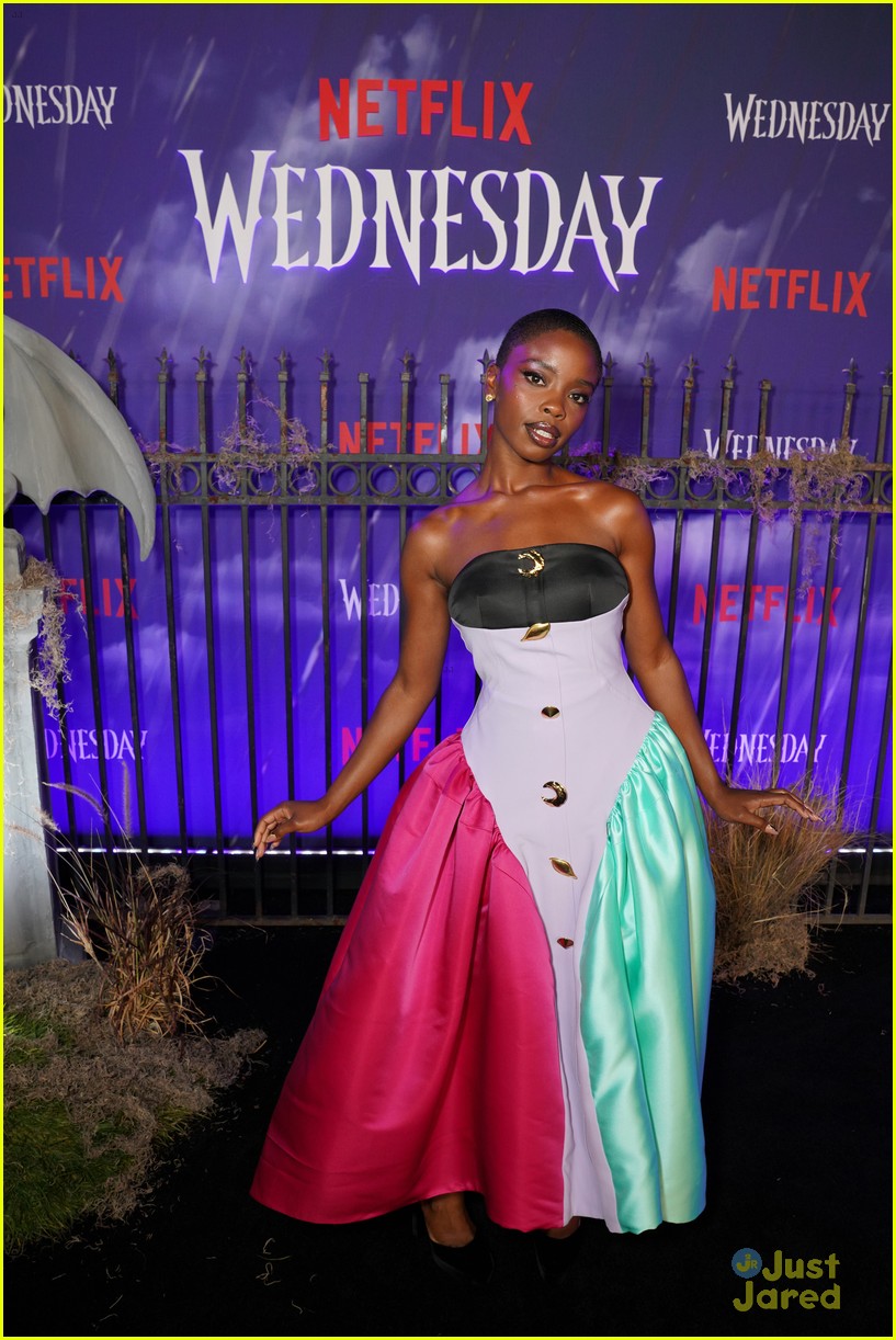 Jenna Ortega & Her Addams Family Reunite at 'Wednesday' Premiere (Photos)