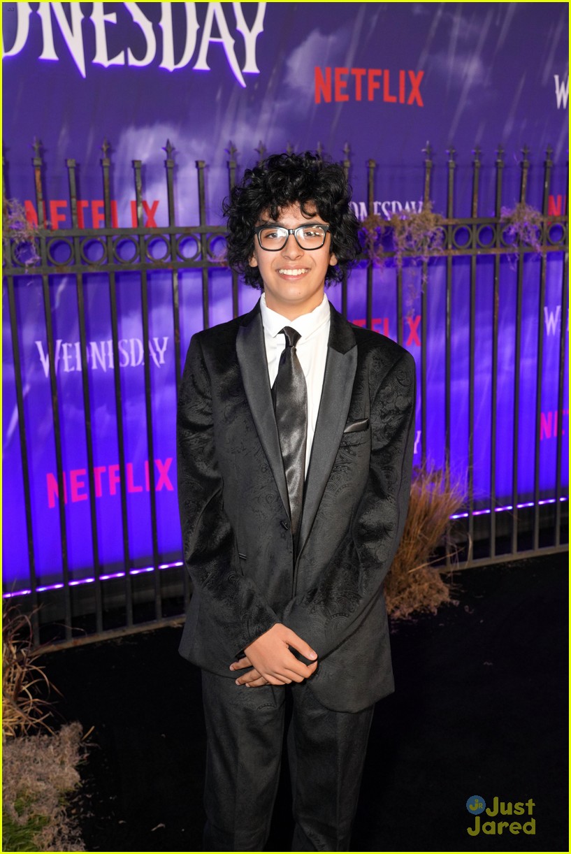 Jenna Ortega & Her Addams Family Reunite at 'Wednesday' Premiere (Photos)