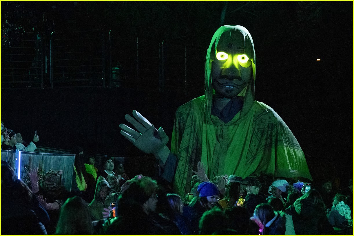 'Encanto at the Hollywood Bowl' Gets First Look - Watch the Trailer!