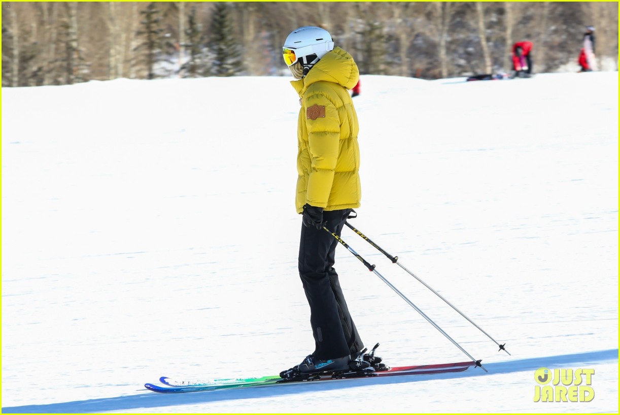 Gigi & Bella Hadid Hit the Slopes & Stop At Guest In Residence With Marc Kalman During Aspen Trip
