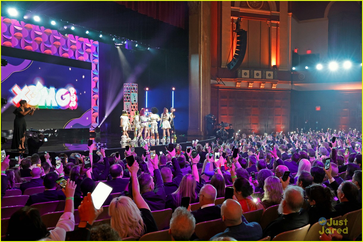 JoJo Siwa Hosts Night 1 of First Ever Children's & Family Emmy Awards