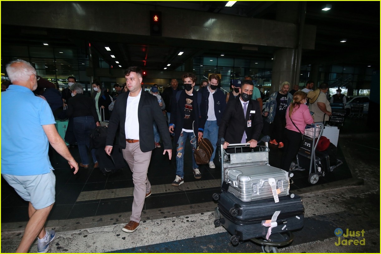 Kit Connor Arrives In Brazil After 'Heartstopper' Mom Olivia Colman Says She's Proud of Him After Coming Out