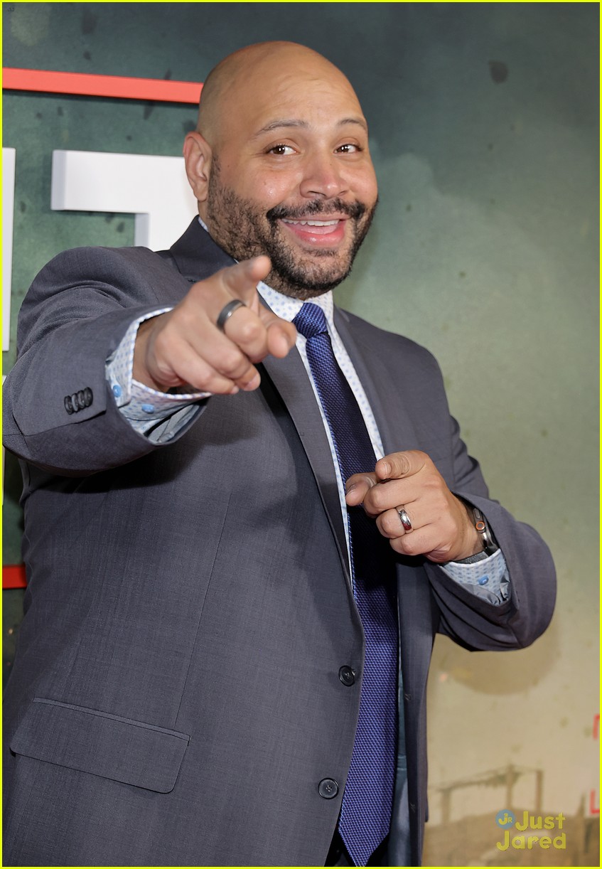 Noah Centineo Gets Support from 'The Fosters' Mom Sherri Saum at 'The Recruit' Premiere!