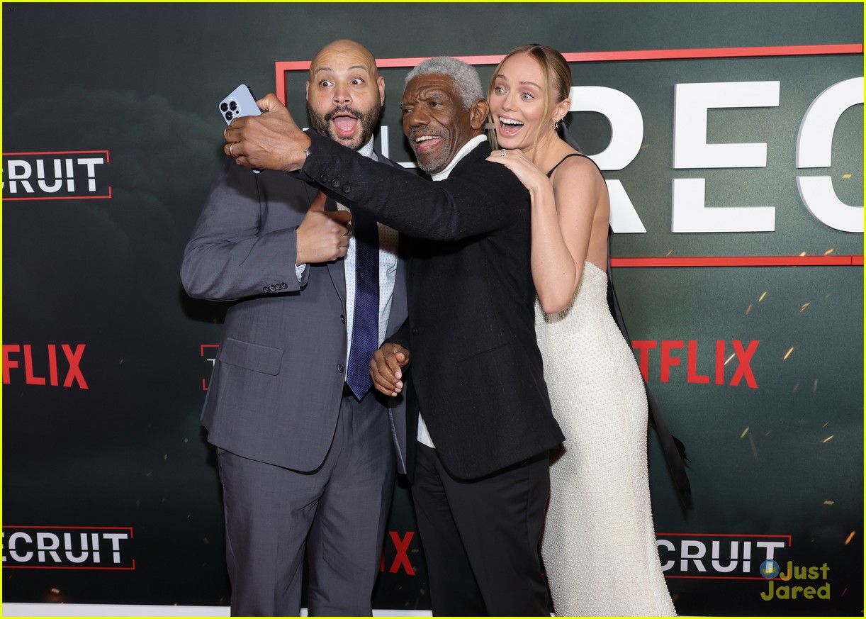 Noah Centineo Gets Support from 'The Fosters' Mom Sherri Saum at 'The Recruit' Premiere!