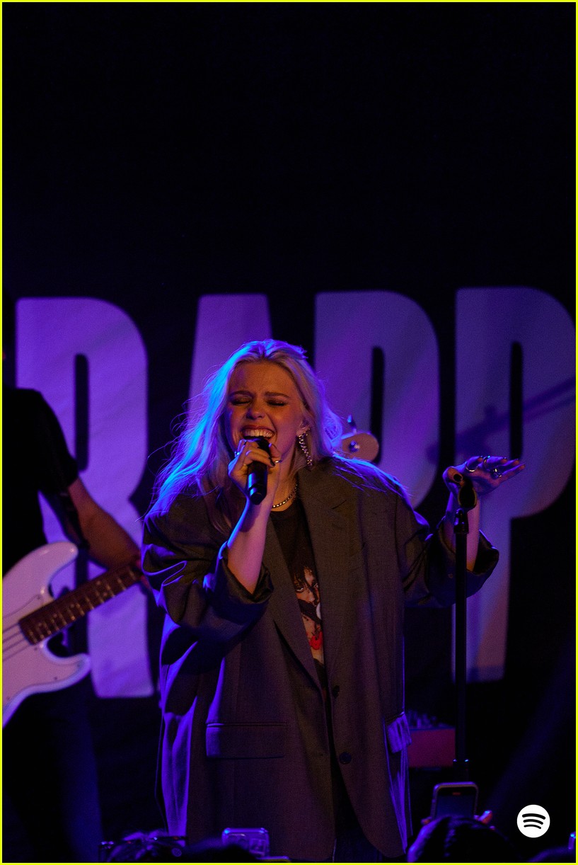 Reneé Rapp Performs to Sold Out Crowd In NYC After 'Mean Girls' Movie News