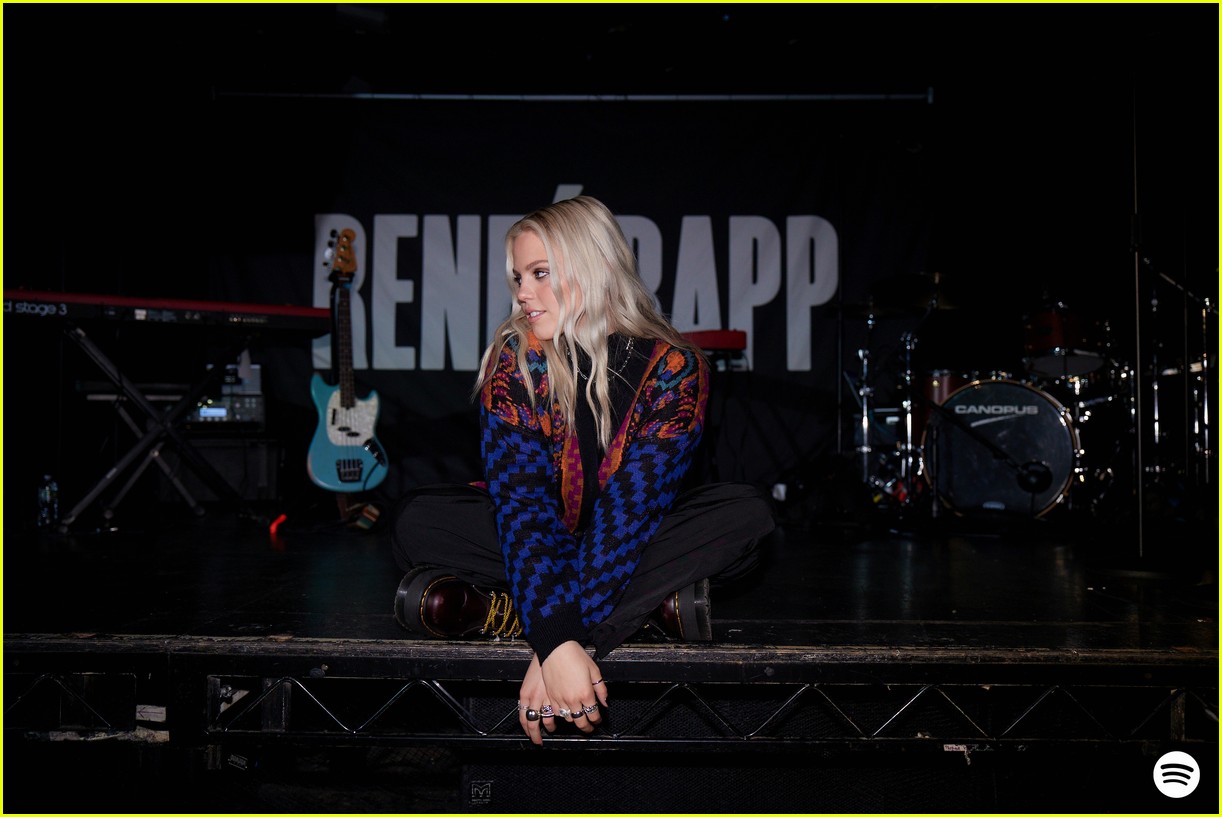 Reneé Rapp Performs to Sold Out Crowd In NYC After 'Mean Girls' Movie News
