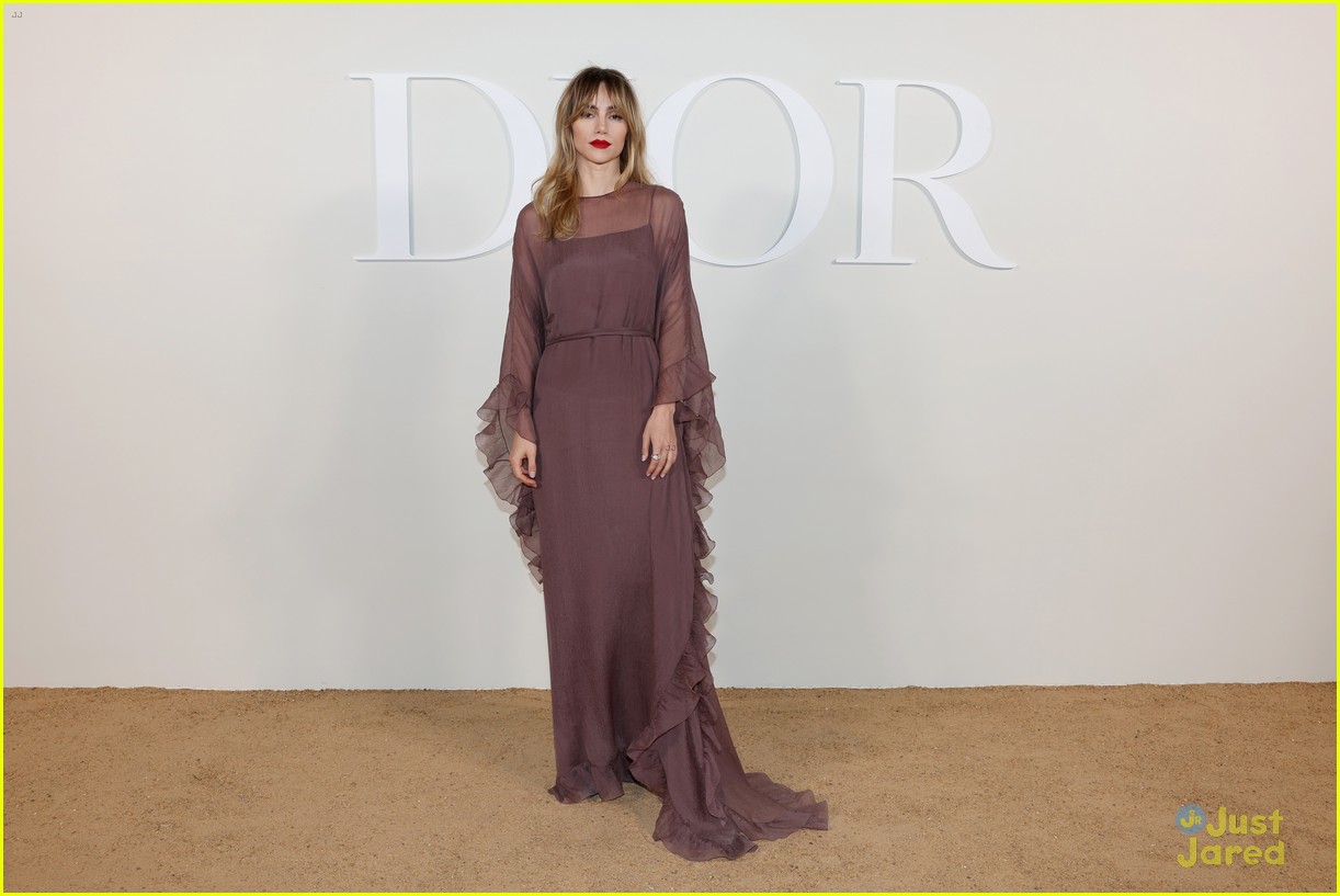 Thomas Doherty, Robert Pattinson, Suki Waterhouse & More Attend Dior Tears Fashion Show at Great Pyramid of Giza