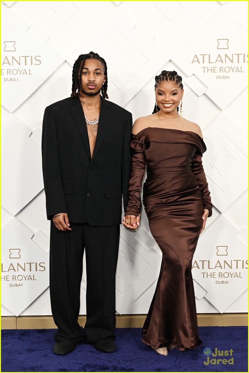 Chloe & Halle Bailey Watch Mentor Beyoncé Perform in Dubai at Atlantis Opening
