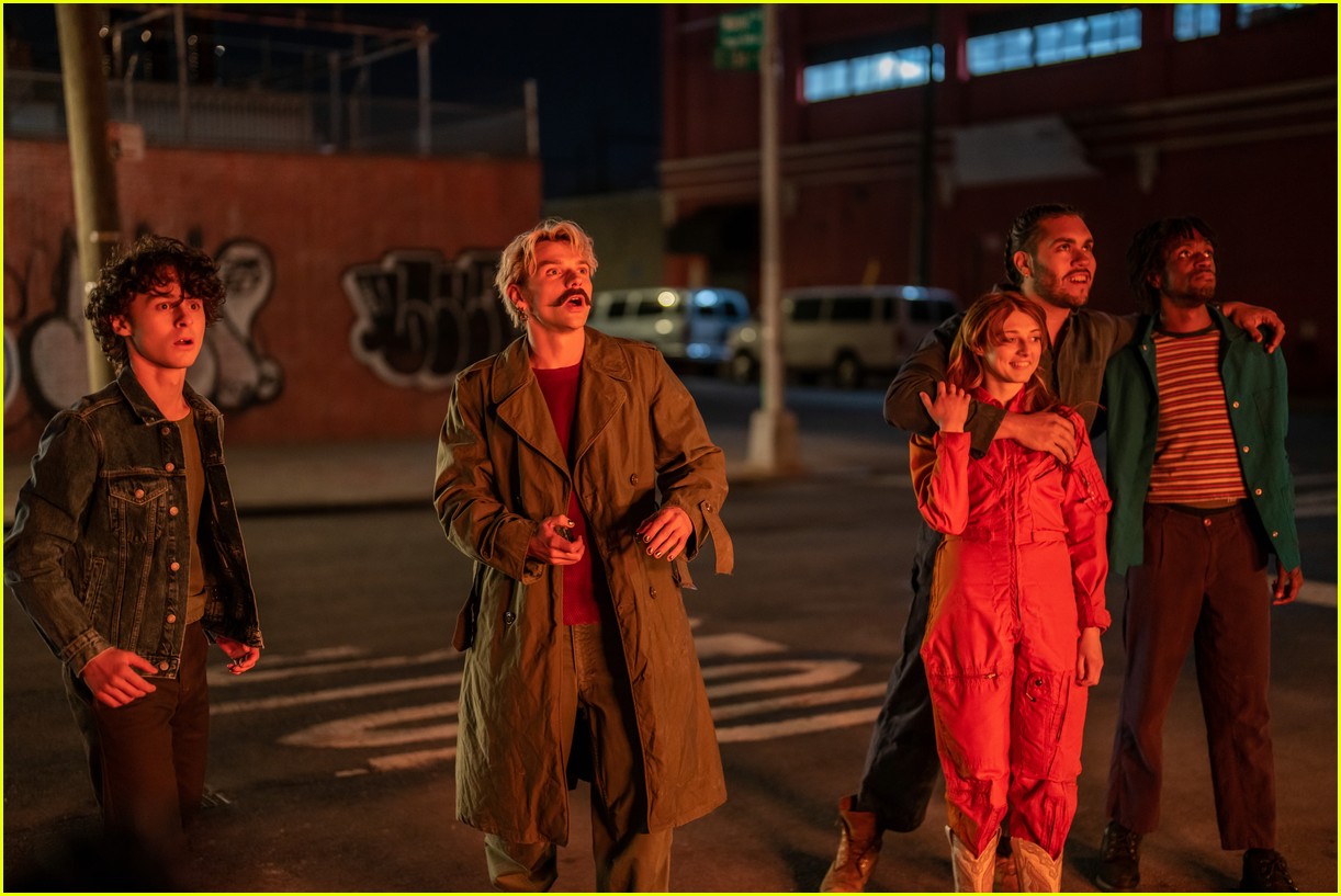 Chase Sui Wonders & Wyatt Oleff's 'City on Fire' Series Adaptation Gets Premiere Date