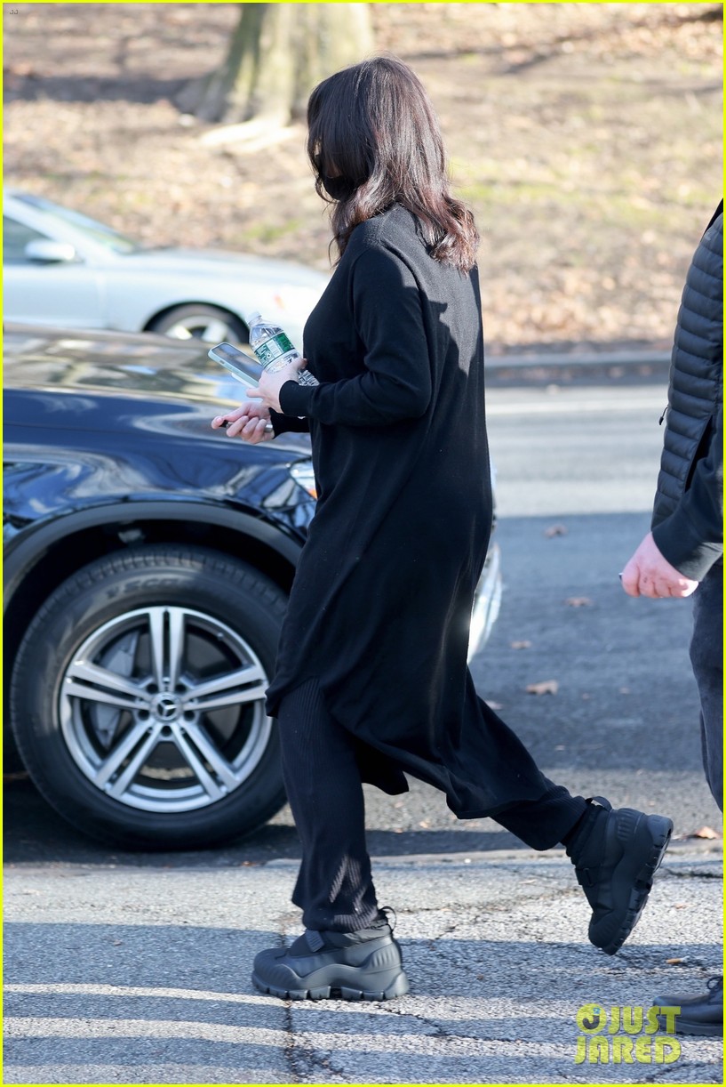Selena Gomez Arrives on Set of 'Only Murders in the Building' Season 3 in NYC