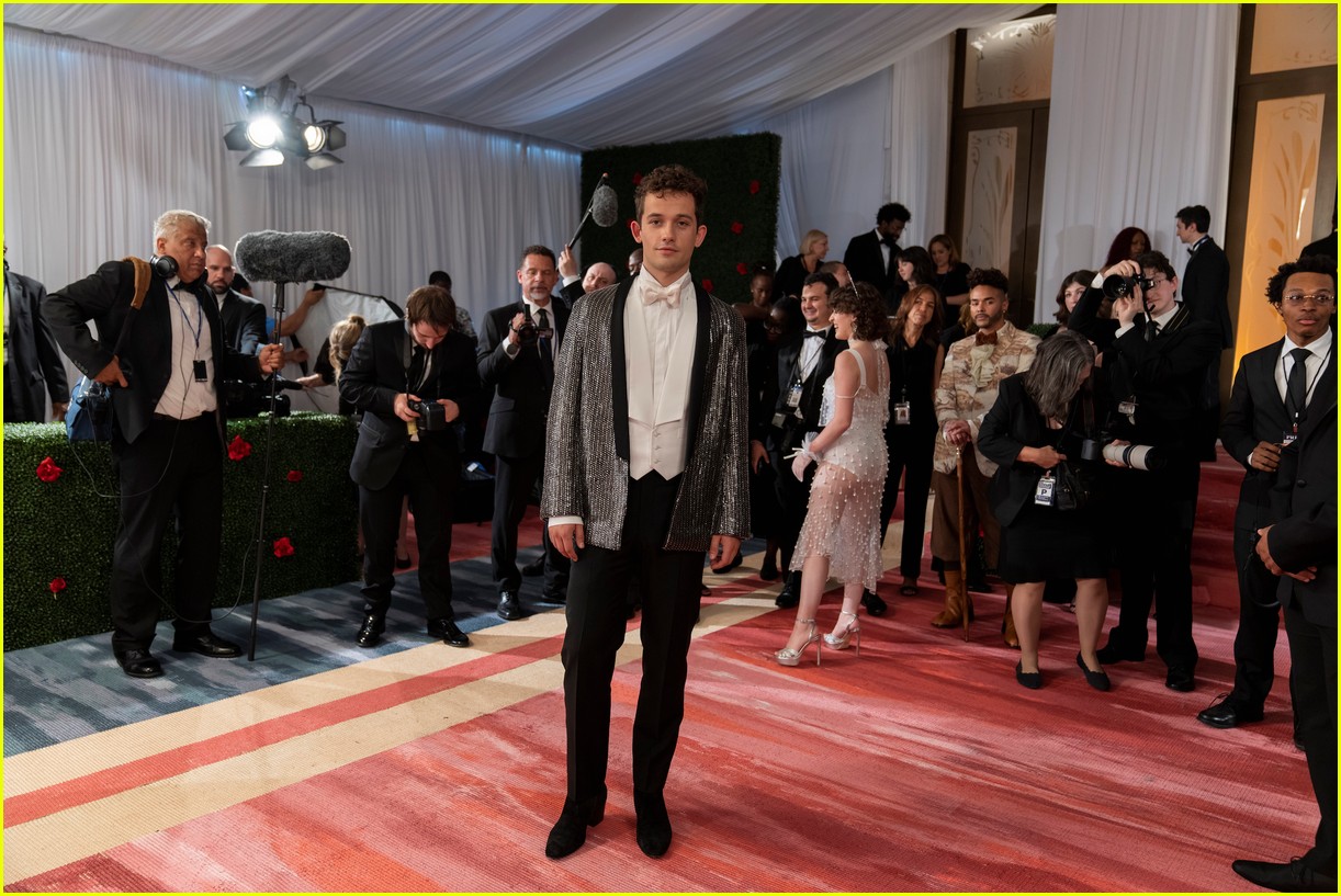 'Gossip Girl' Showrunner Reveals How They Filmed at the Met Gala in Series Finale