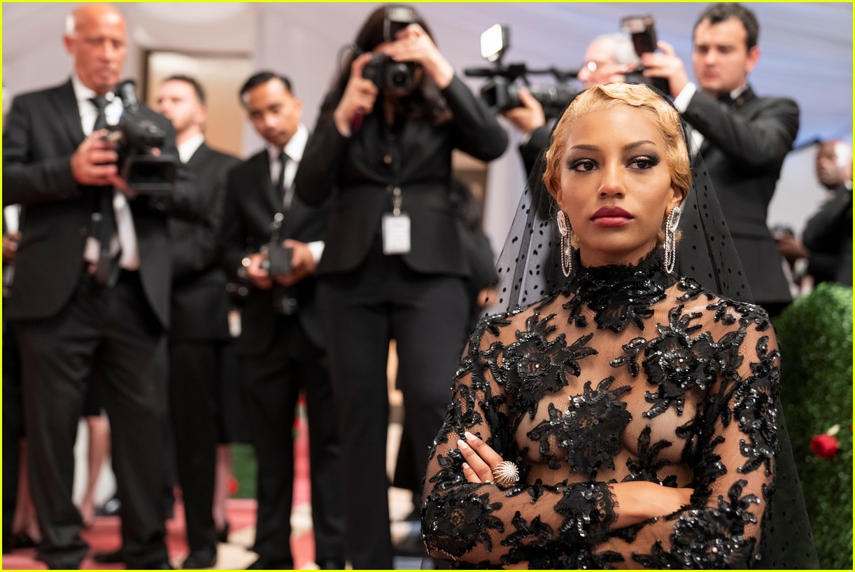 'Gossip Girl' Showrunner Reveals How They Filmed at the Met Gala in Series Finale