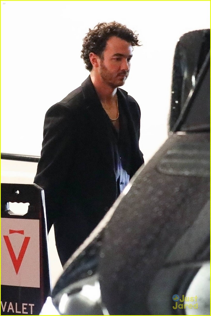 Jonas Brothers Grab Dinner With Family & Friends Ahead of Walk of Fame Ceremony