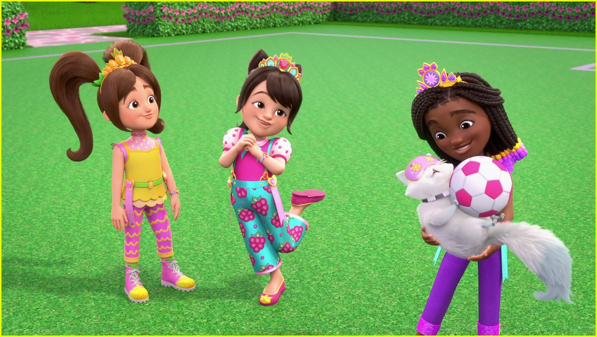 Trinity Bliss, Dana Heath & More Star In Netflix's 'Princess Power' Trailer - Watch!
