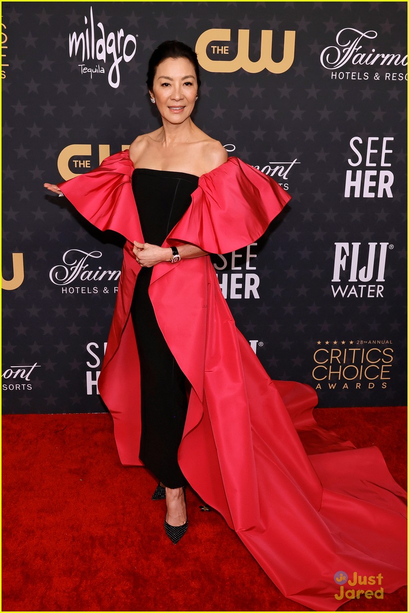 CW Stars Tyler Hoechlin, Bitsie Tulloch & More Attend Critics Choice Awards