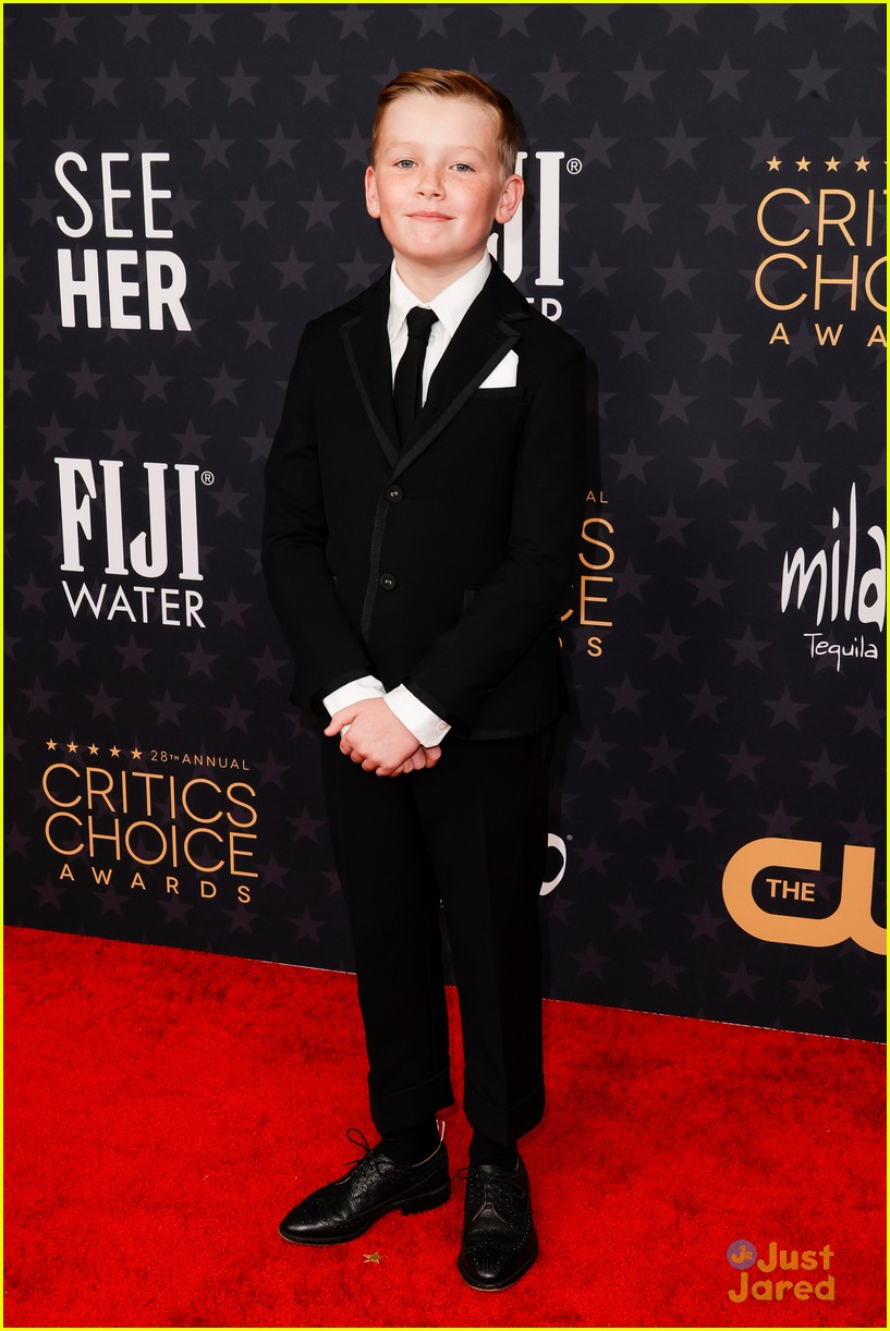 CW Stars Tyler Hoechlin, Bitsie Tulloch & More Attend Critics Choice Awards