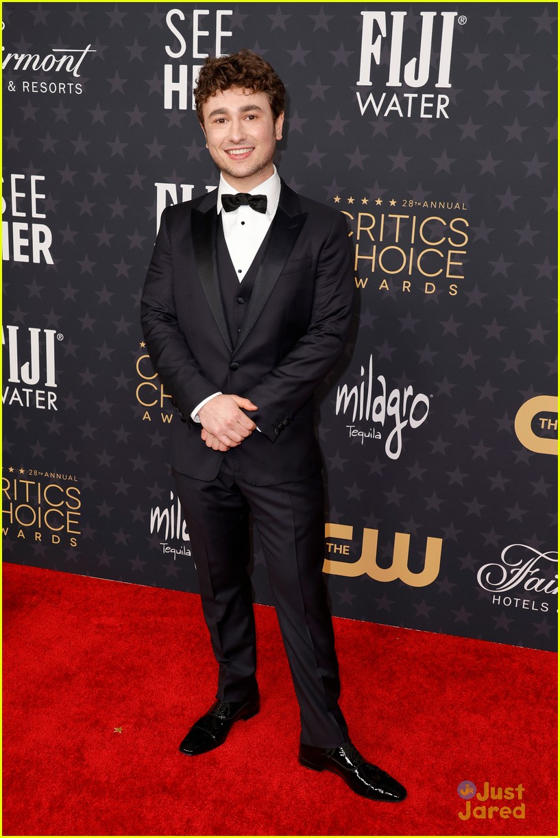 CW Stars Tyler Hoechlin, Bitsie Tulloch & More Attend Critics Choice Awards