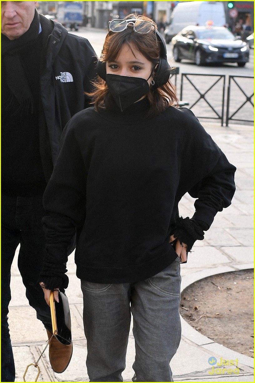 Jenna Ortega, Percy Hynes White & Georgie Farmer Go Sightseeing After Fashion Show
