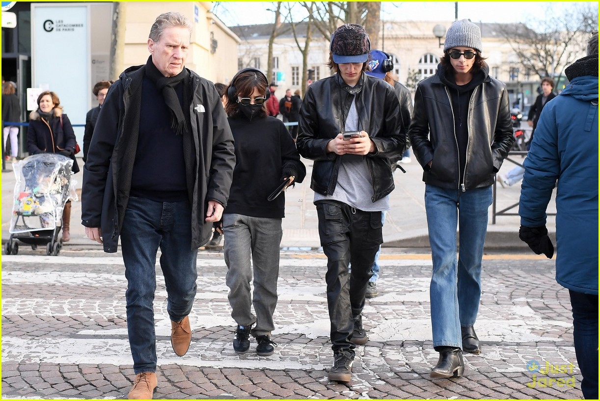 Jenna Ortega, Percy Hynes White & Georgie Farmer Go Sightseeing After Fashion Show