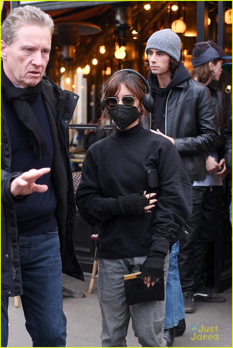 Jenna Ortega, Percy Hynes White & Georgie Farmer Go Sightseeing After Fashion Show