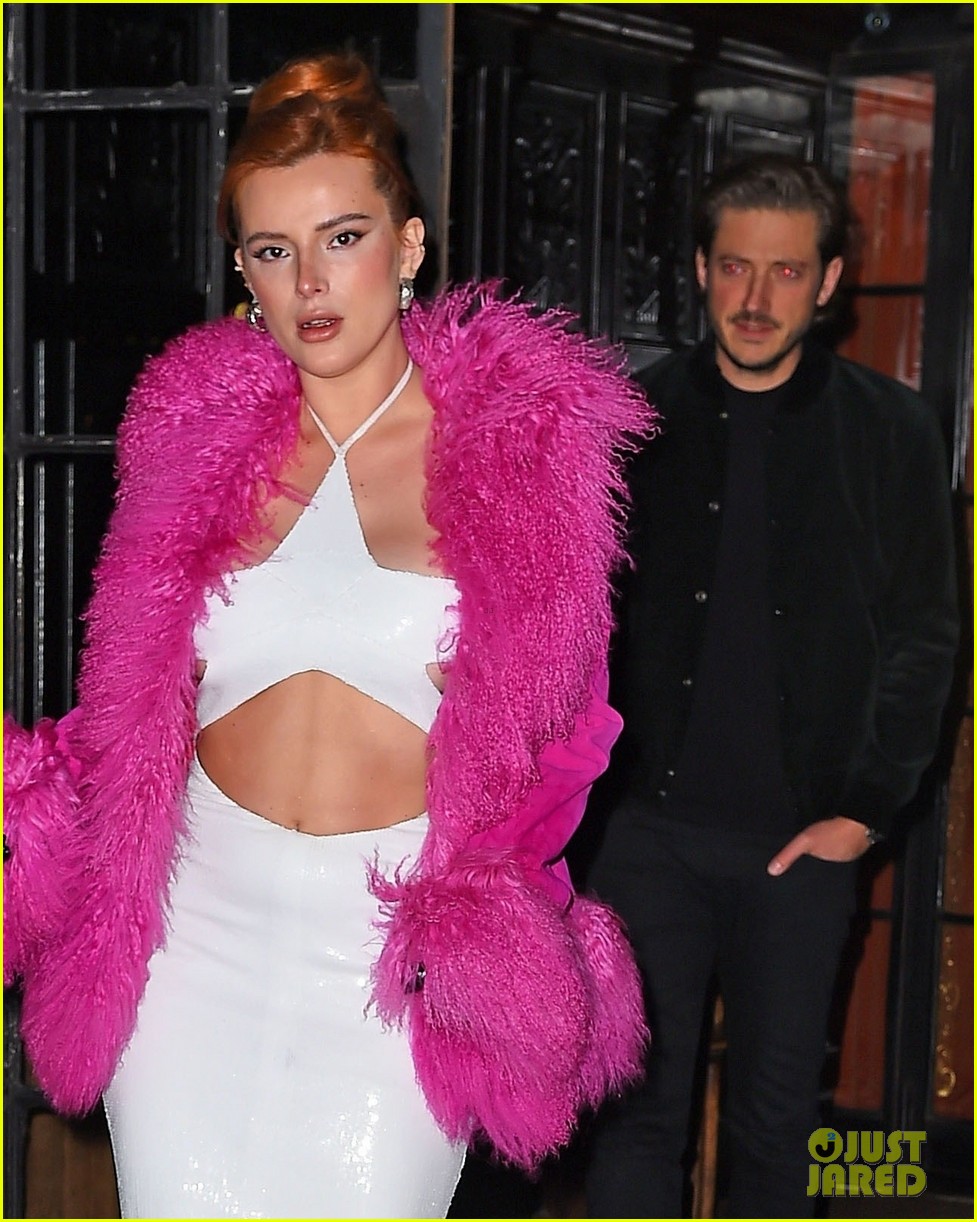 Bella Thorne & Boyfriend Mark Emms Celebrate Valentine's Day in NYC!