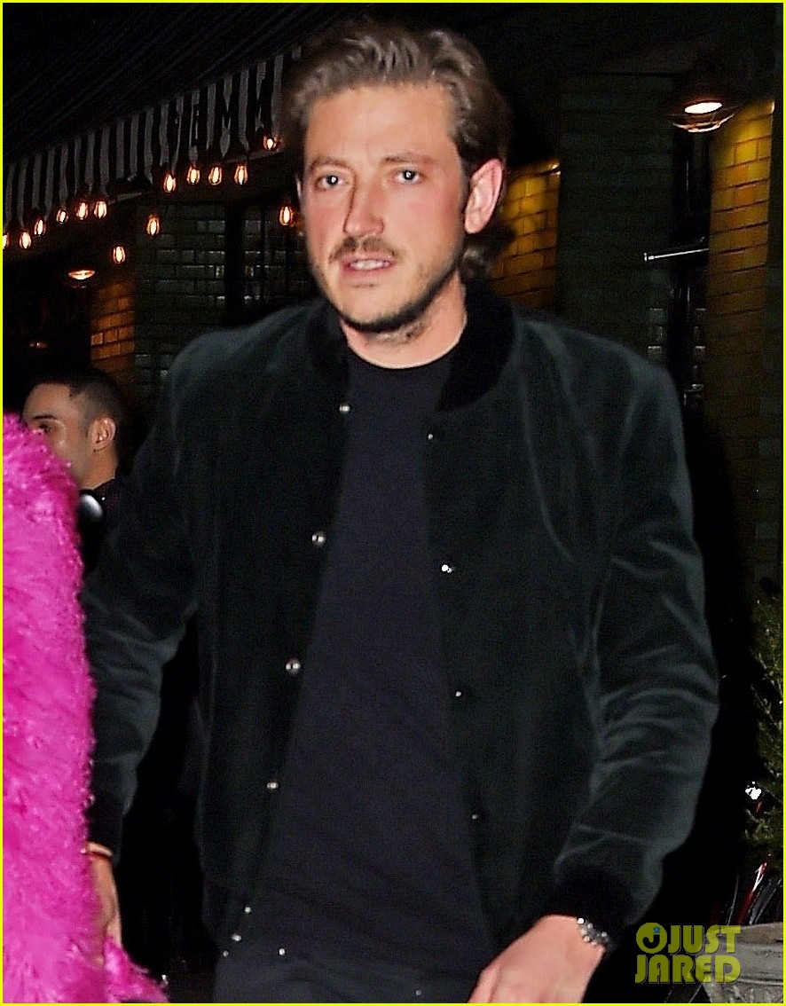 Bella Thorne & Boyfriend Mark Emms Celebrate Valentine's Day in NYC!