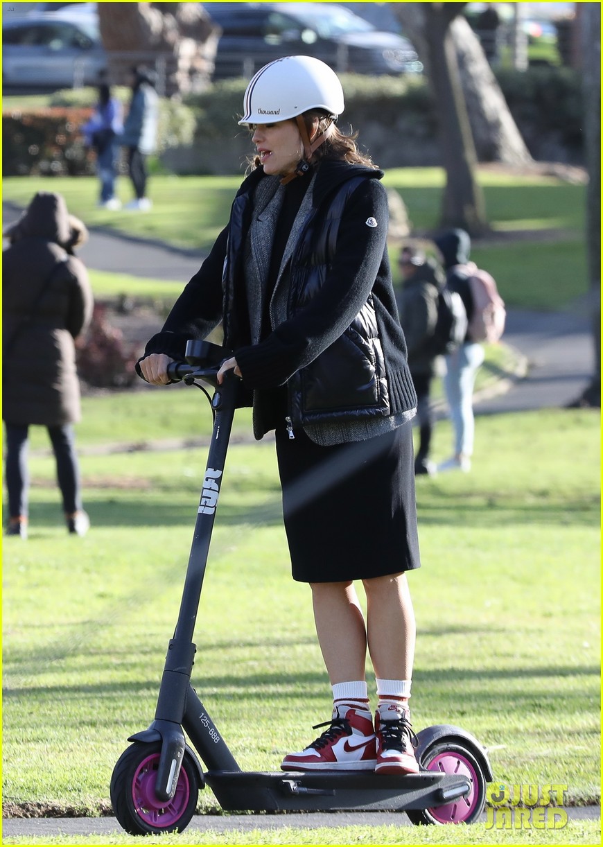 Emma Myers & Brady Noon Go on a Family Scooter Ride With Jennifer Garner for 'Family Leave' Filming