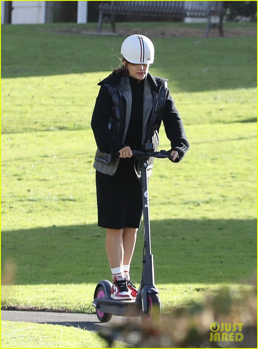 Emma Myers & Brady Noon Go on a Family Scooter Ride With Jennifer Garner for 'Family Leave' Filming