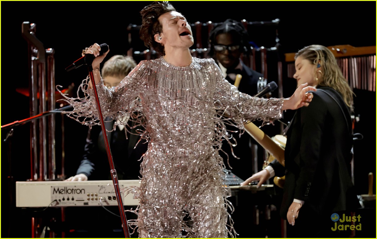 Harry Styles Dances It Out to 'As It Was' for Grammys 2023 Performance - Watch Now!