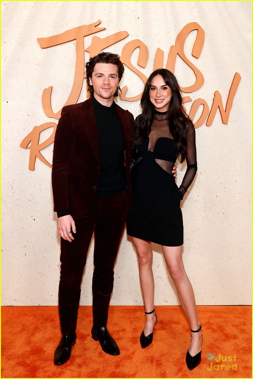 Joel Courtney Premieres New Movie 'Jesus Revolution' with Wife Mia