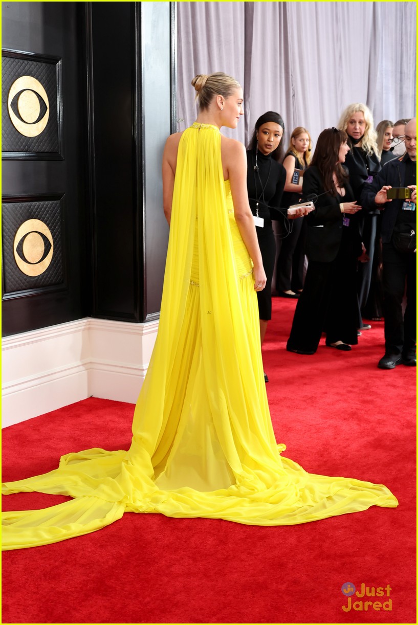 Kelsea Ballerini's Grammys 2023 Dress is an Ode to 'Subject to Change' Album Cover