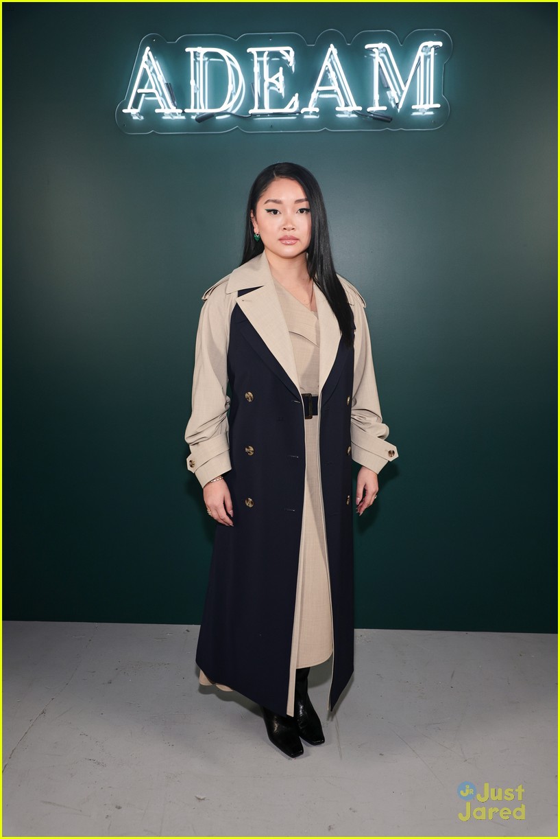 Lana Condor, Maddie Ziegler & Claudia Sulewski Sit Front Row at Tory Burch Fashion Show