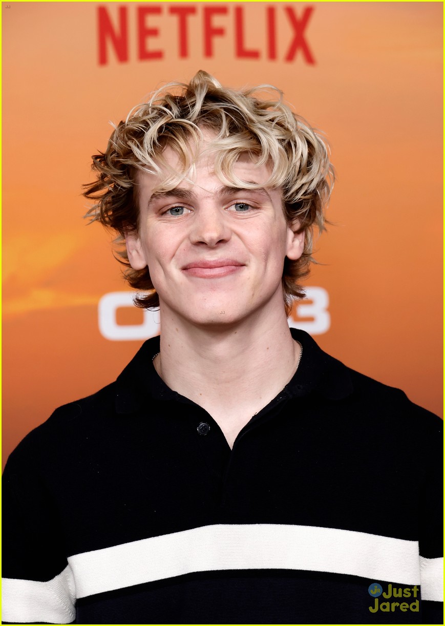 Lana Condor, Hunter Doohan & More Netflix Stars Hit Up 'Outer Banks' Premiere