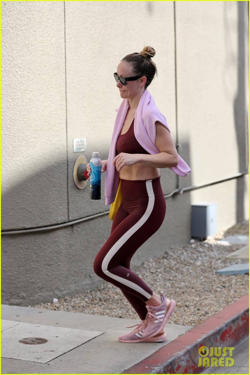 Harry Styles Spotted Leaving His Friday Workout, Hours After Olivia Wilde Was at Same Gym!
