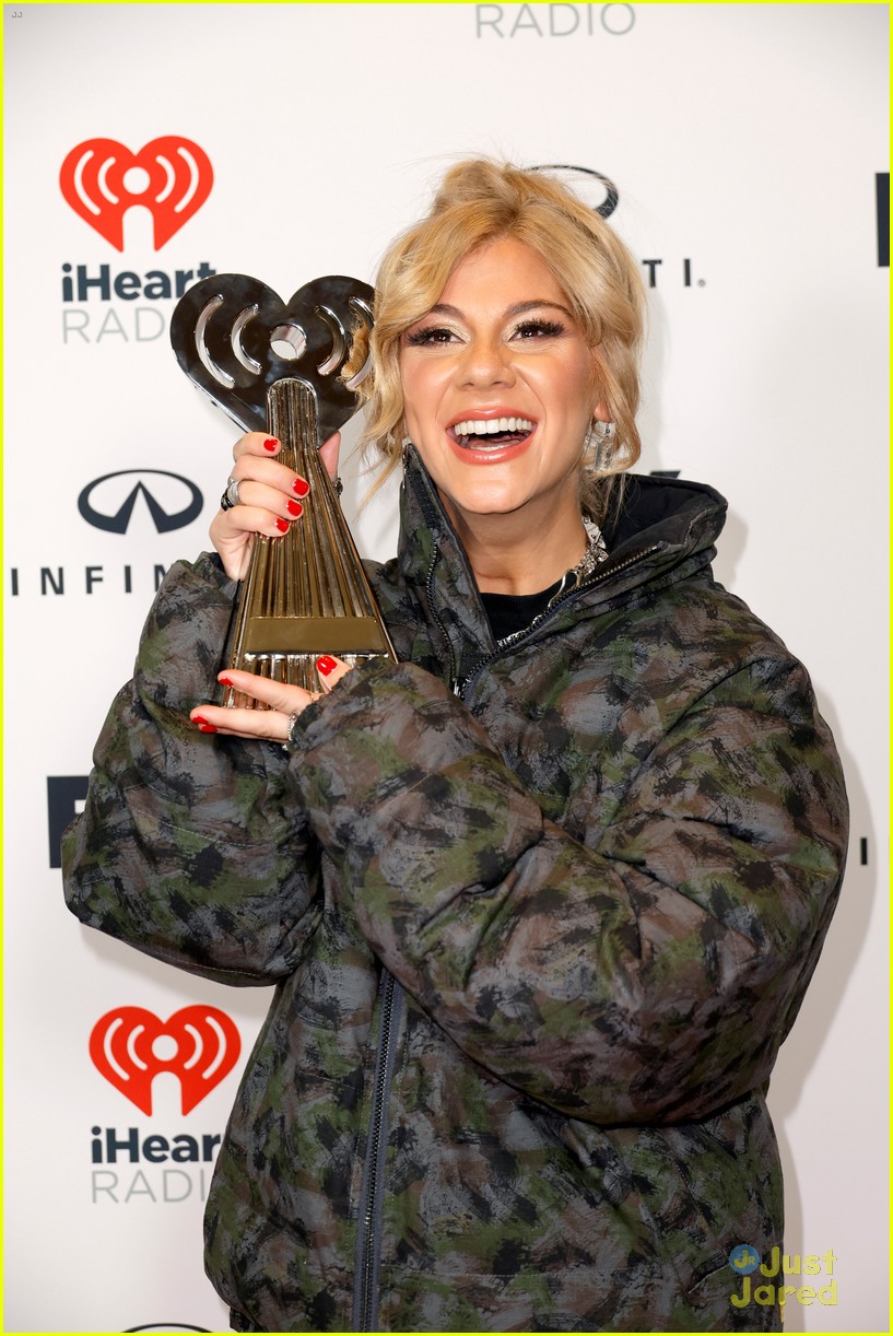 Becky G & Taylor Swift Pick Up Wins at iHeartRadio Music Awards 2023