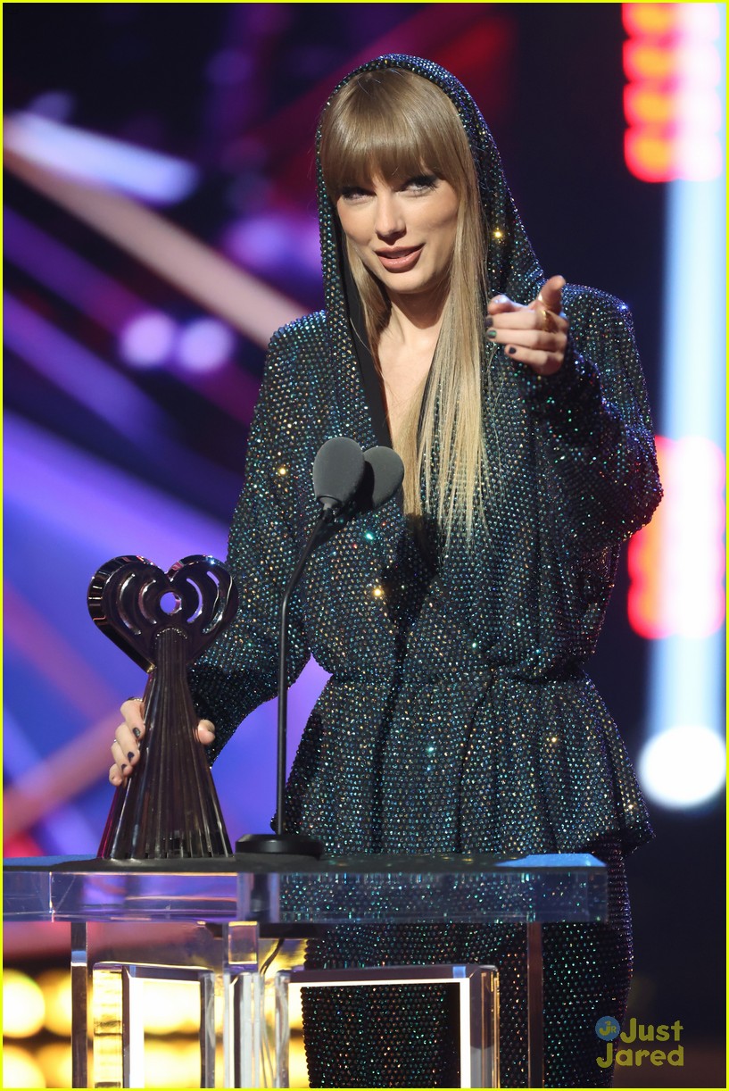 Becky G & Taylor Swift Pick Up Wins at iHeartRadio Music Awards 2023