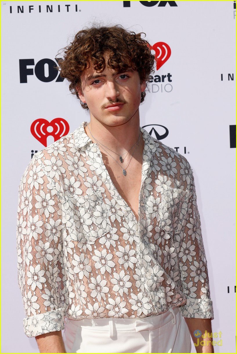 Becky G & Taylor Swift Pick Up Wins at iHeartRadio Music Awards 2023