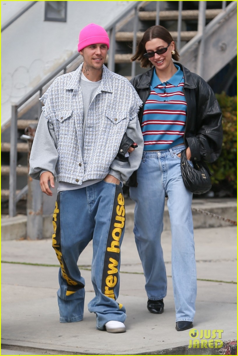 Hailey & Justin Bieber Step Out To Run Errands After Attending An Oscar Party Together
