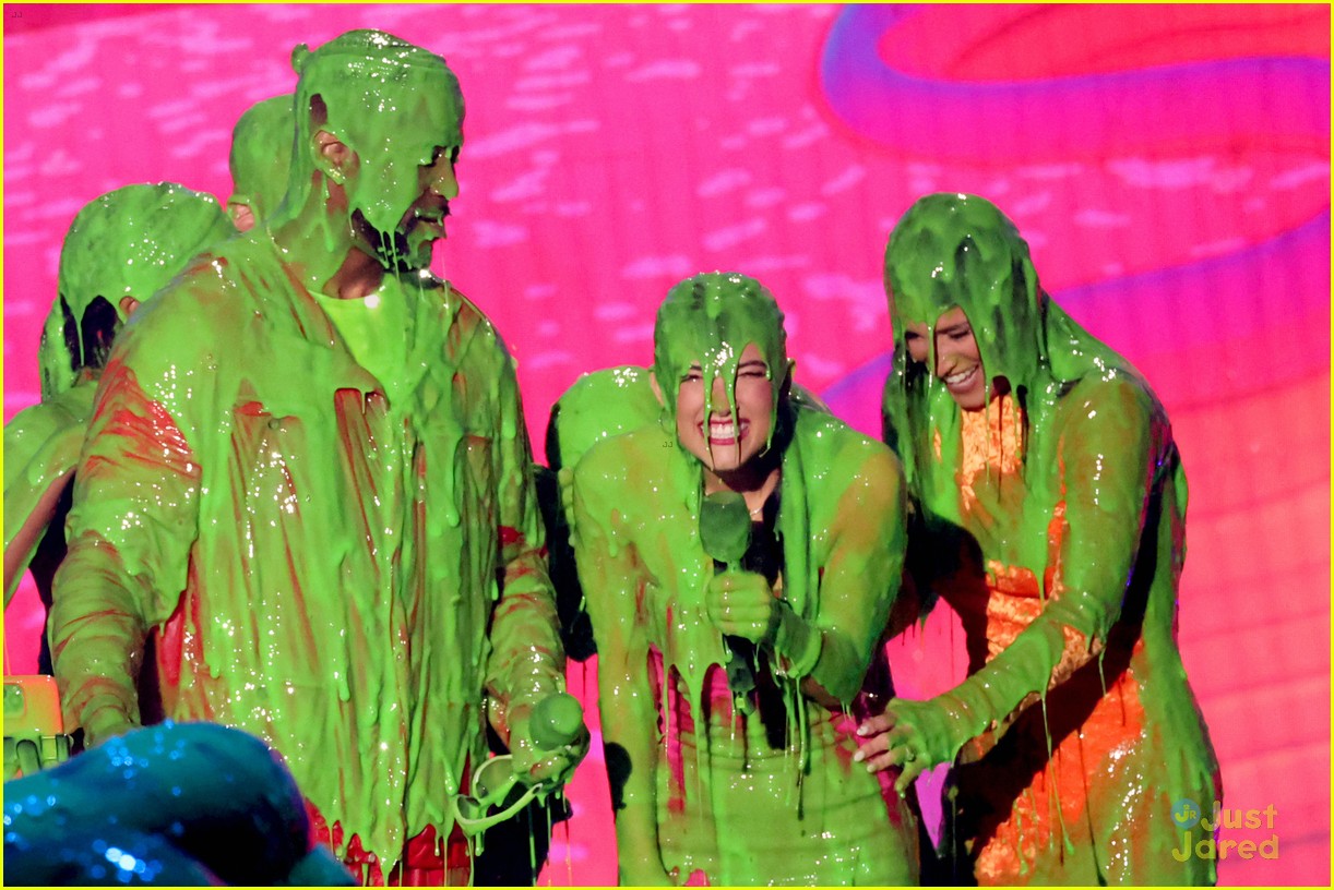 Charli D'Amelio Slimes Boyfriend Landon Barker & Family After Kids' Choice Awards Win