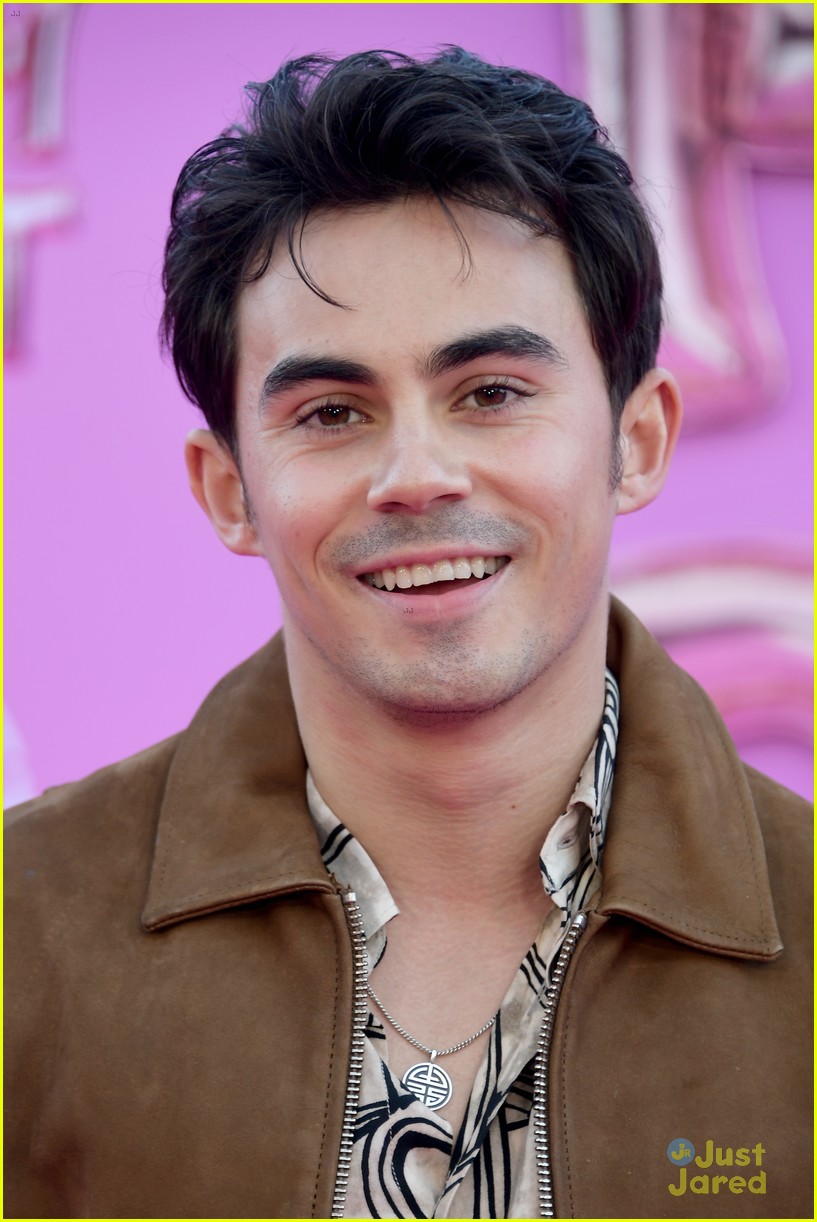 Zombies' Meg Donnelly, Trevor Tordjman & Carla Jeffery & More Disney Stars Attend 'Prom Pact' Premiere