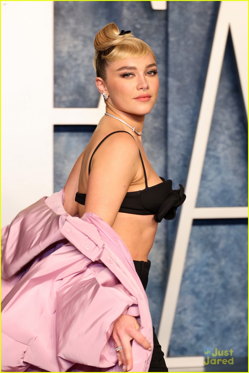 Florence Pugh Celebrates Michelle Yeoh's Big Win at Vanity Fair Oscars Party