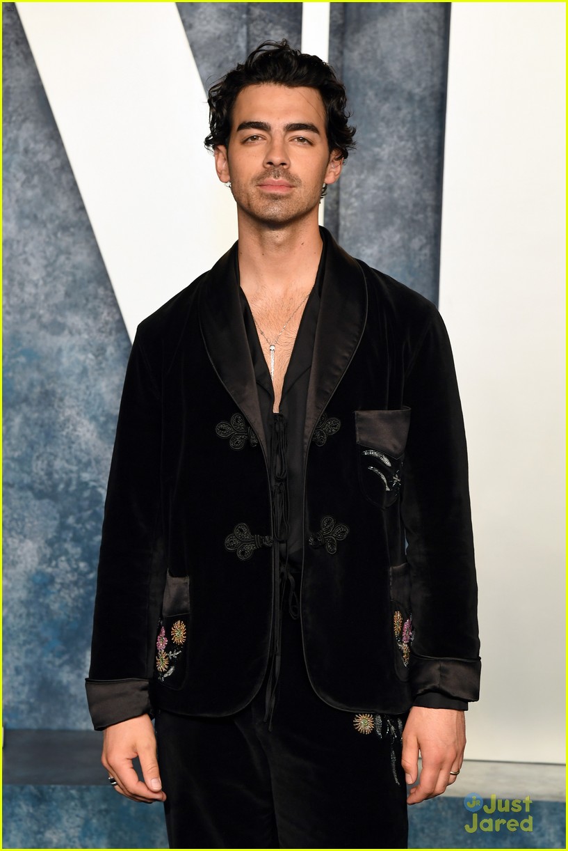 Joe Jonas & Sophie Turner Wear All Black While Stepping Out for Vanity Fair Oscars Party