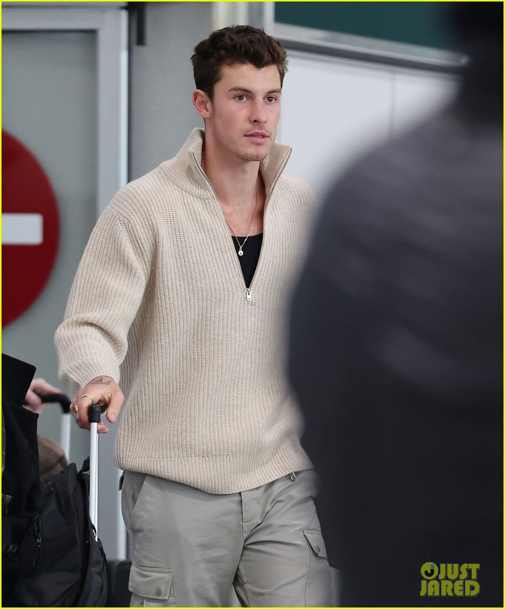 Shawn Mendes Lands in Italy with His Guitar in Hand