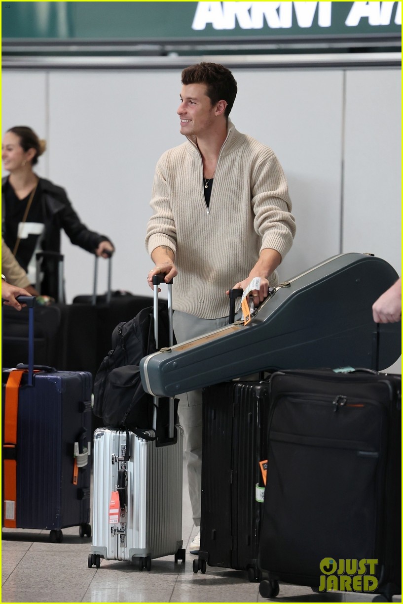 Shawn Mendes Lands in Italy with His Guitar in Hand