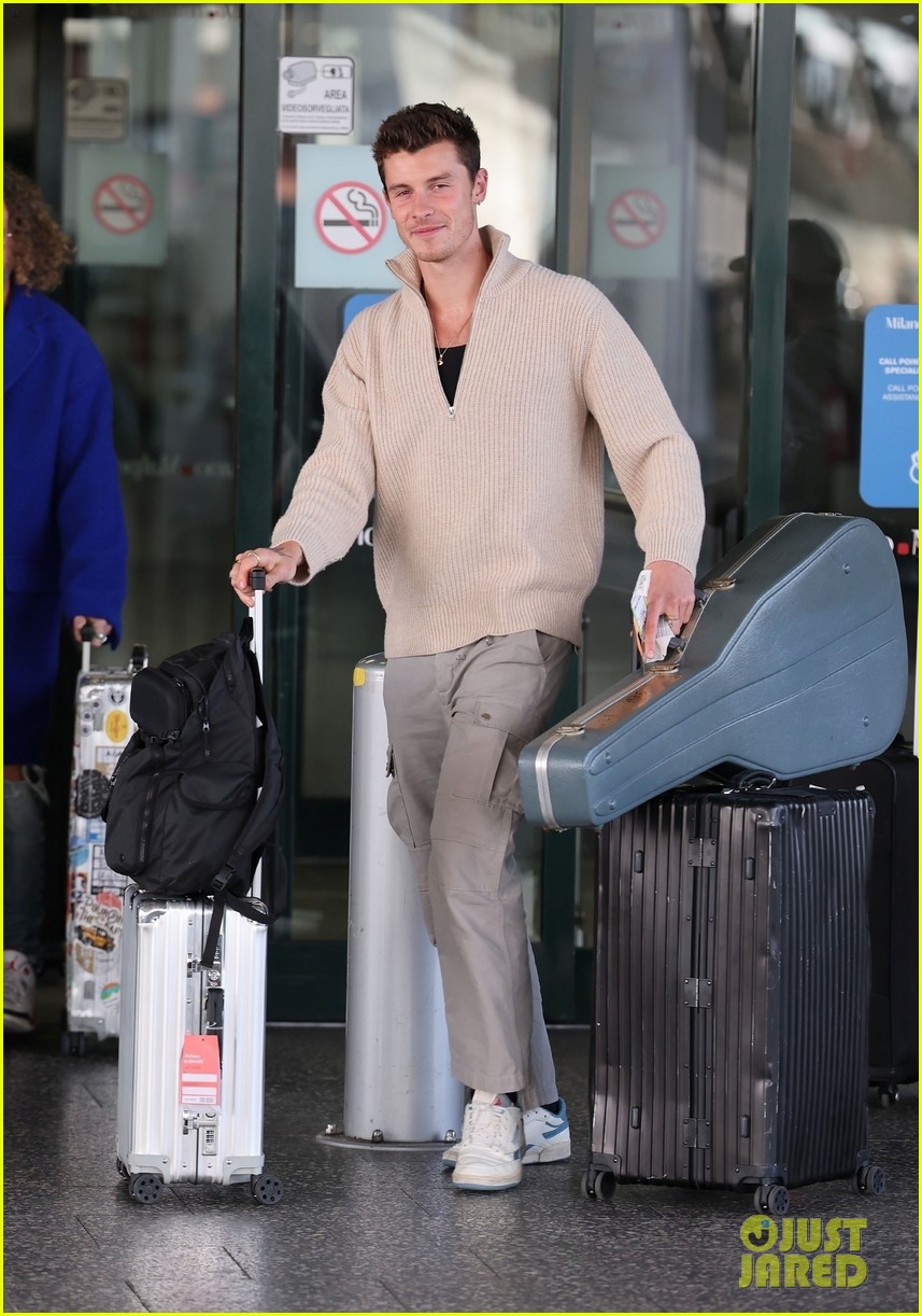 Shawn Mendes Lands in Italy with His Guitar in Hand