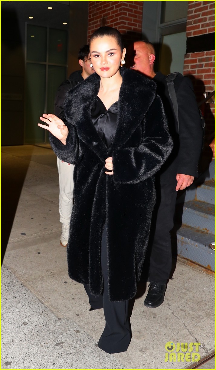 Selena Gomez Goes Glam In All-Black For Private Rare Beauty Event
