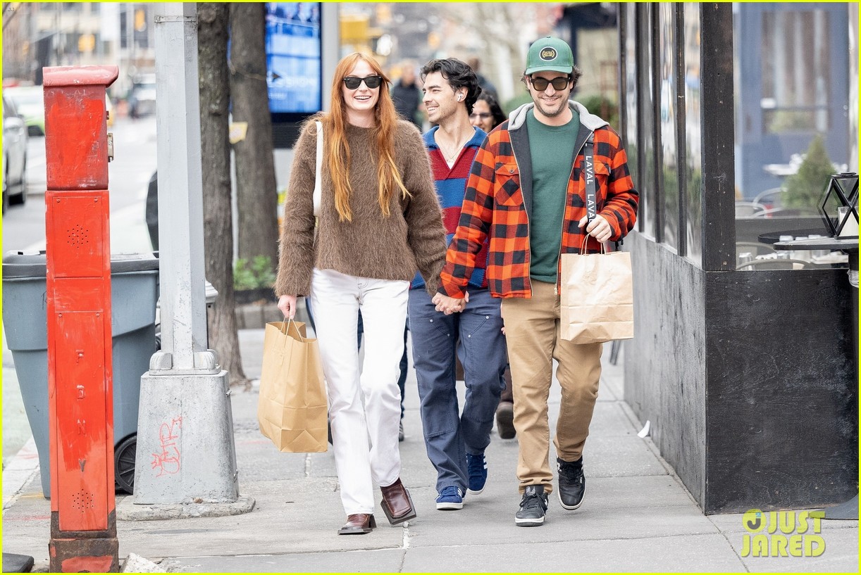 Sophie Turner & Mikey Deleasa Pull Hand Holding Prank on Joe Jonas