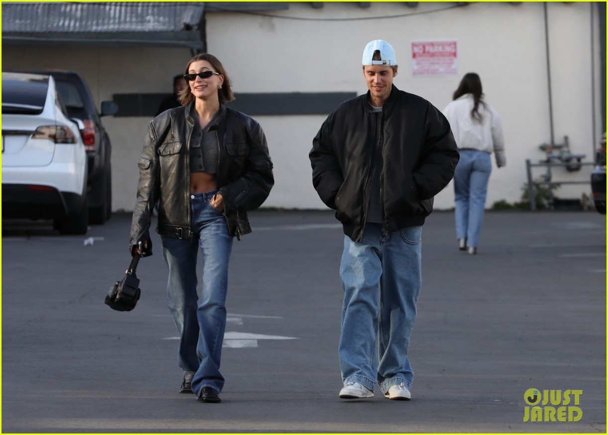 Justin & Hailey Bieber Are All Smiles While Out Grabbing Lunch
